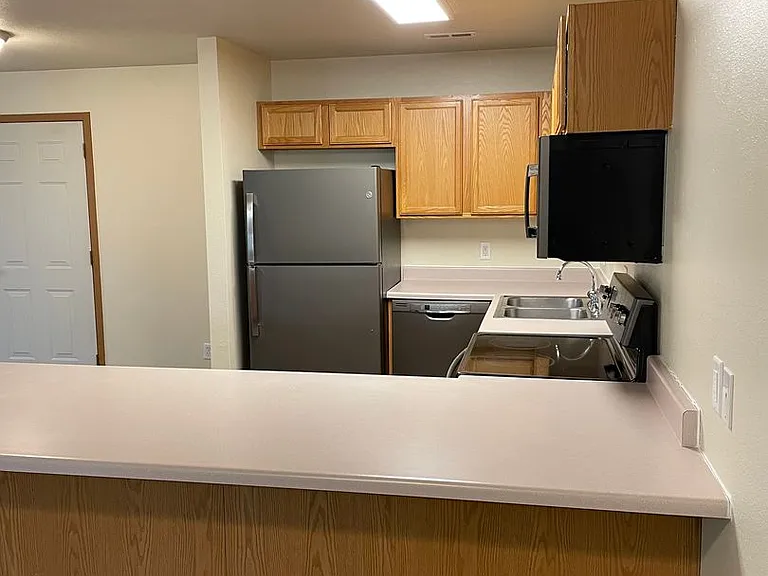 1424 E Redwood Blvd — Photo 2