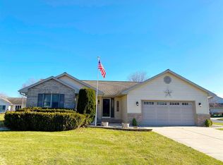 1208 Aztec Ct, Fort Atkinson, WI 53538