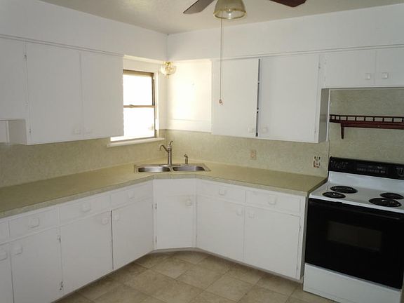 5th image of 934 Zarsky Dr