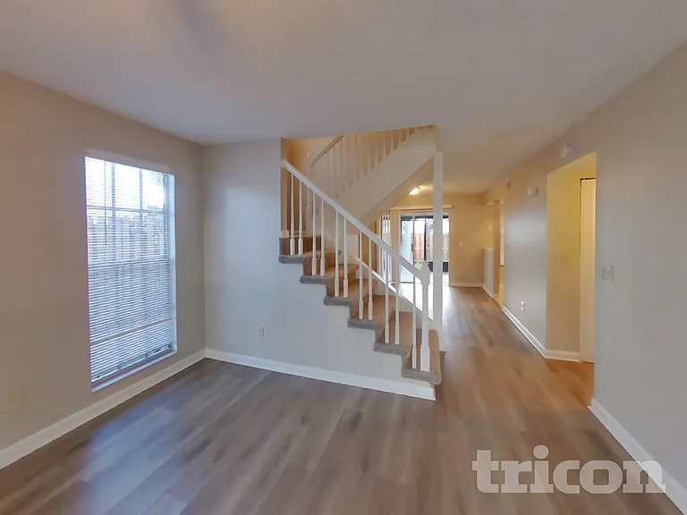 11011 Greenaire Dr — Photo 2