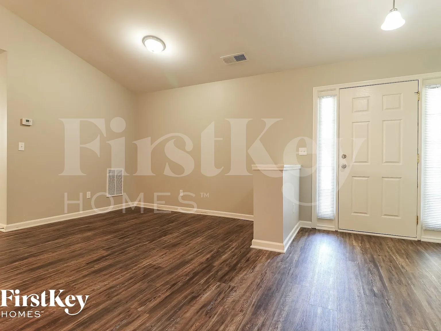3 bed, 2.0 bath, 1816 sqft, $2,920 — Photo 3