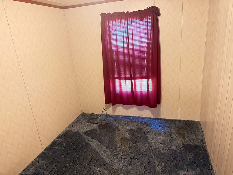 1537 Wilkes Ave — Photo 6