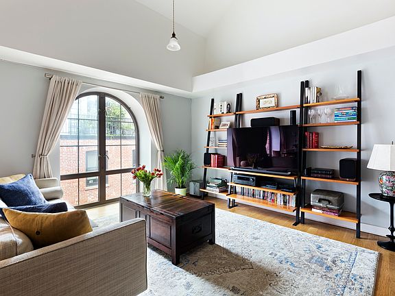 3rd image of 401 Hicks St #B-6e