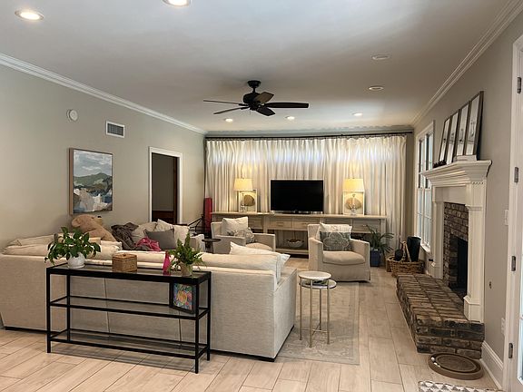 3rd image of 1358 Windward Ln