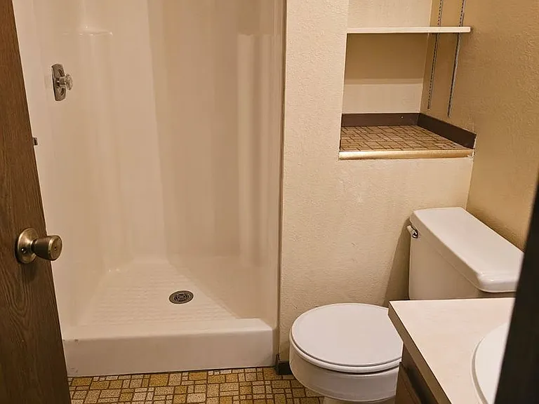 6958 Winchester Ct — Photo 5