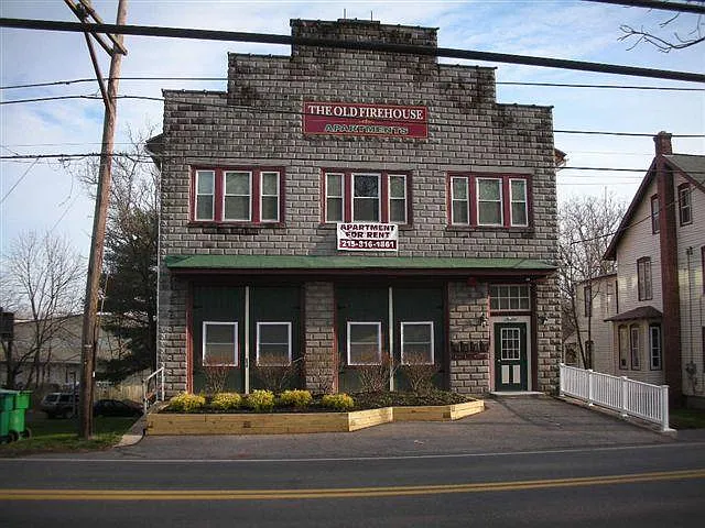 1165 Main St