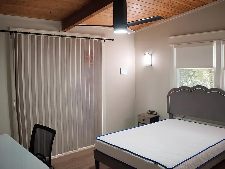 Chalet Ct — Photo 2