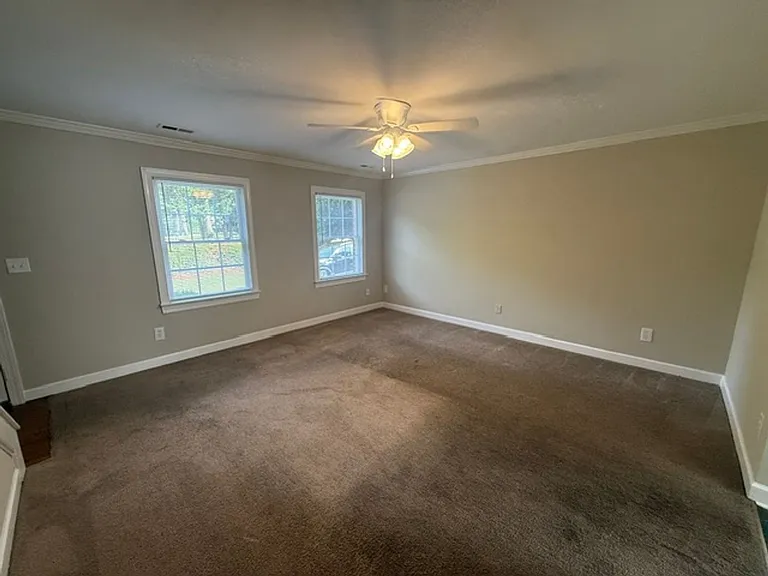 Royal Oaks Condominiums — Photo 4