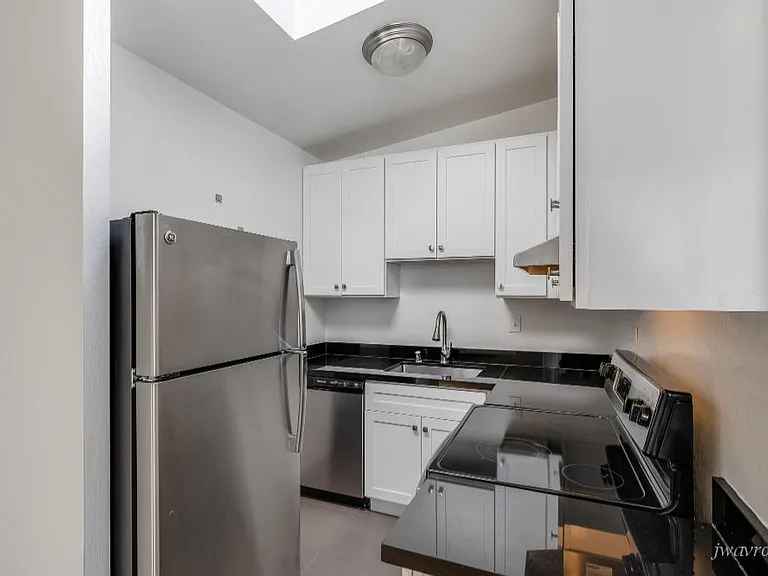 1601 Grant Ave #3D — Photo 1