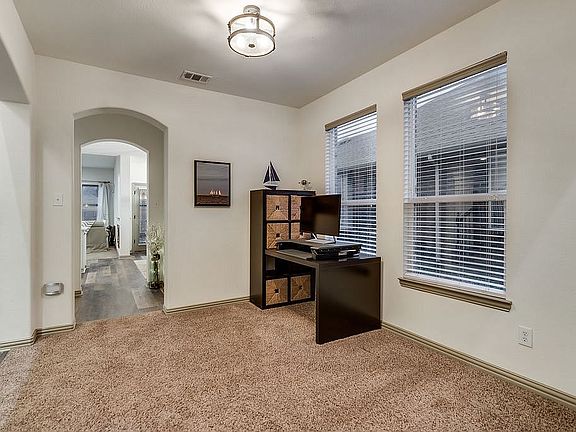 5th image of 16404 Dry Creek Blvd