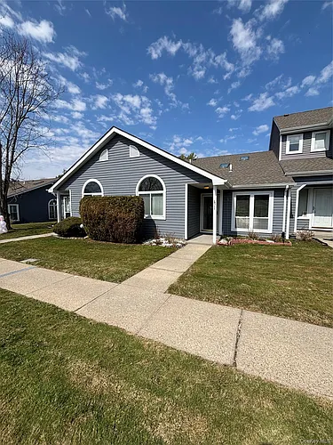 825 Spring Lake Dr Photo 1