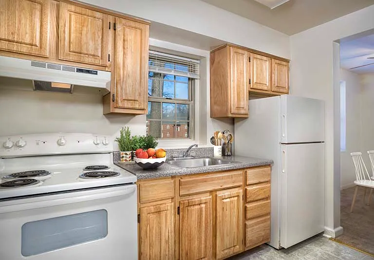 Kaywood Gardens Apartments — Photo 3