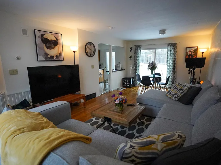 120 James St #6 — Photo 3