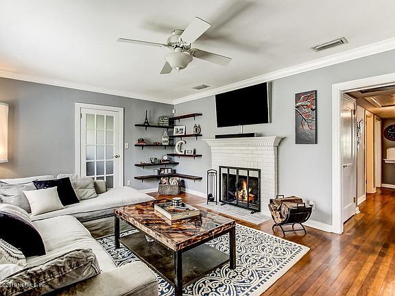 4031 Gadsden Rd Jacksonville-010-3-Livin