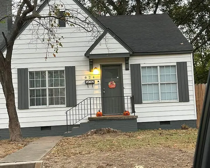 624 N 5th Ave — Photo 1