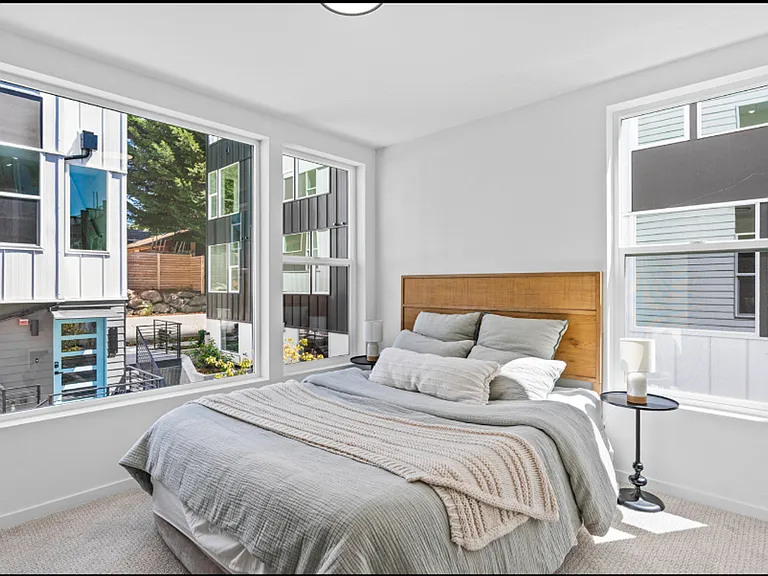 3510 NE 125th St — Photo 24