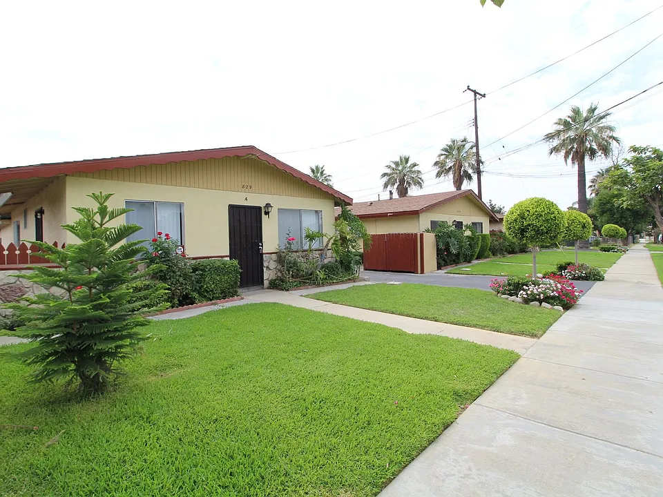 829 & 831 S Oaks Ave