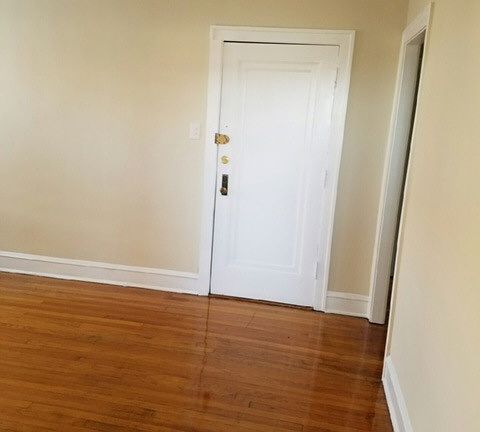 3rd image of 4816 W Cortland St