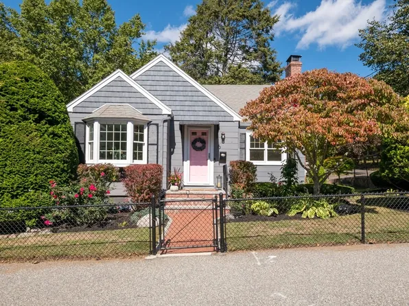 6 Myrtle St, Stoneham, MA 02180