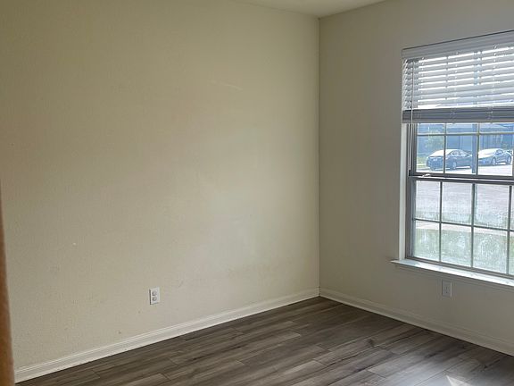 3rd image of 101 Clark St