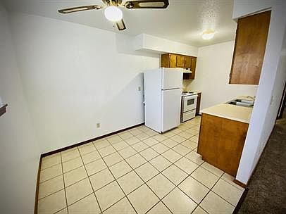 5th image of 1949 Delwin St #2