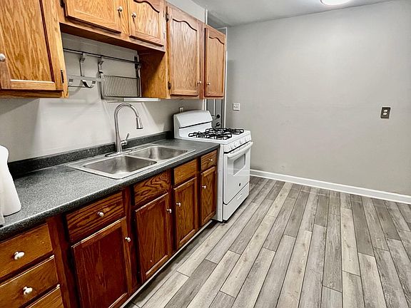 4th image of 702 Heimert Ave
