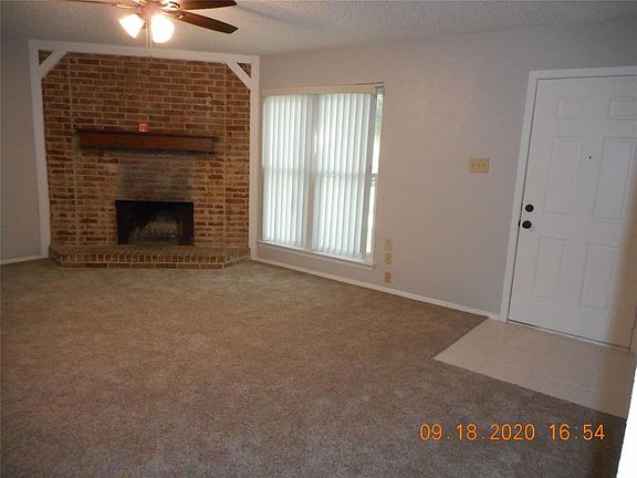 2nd image of 1425 Blanco Ln