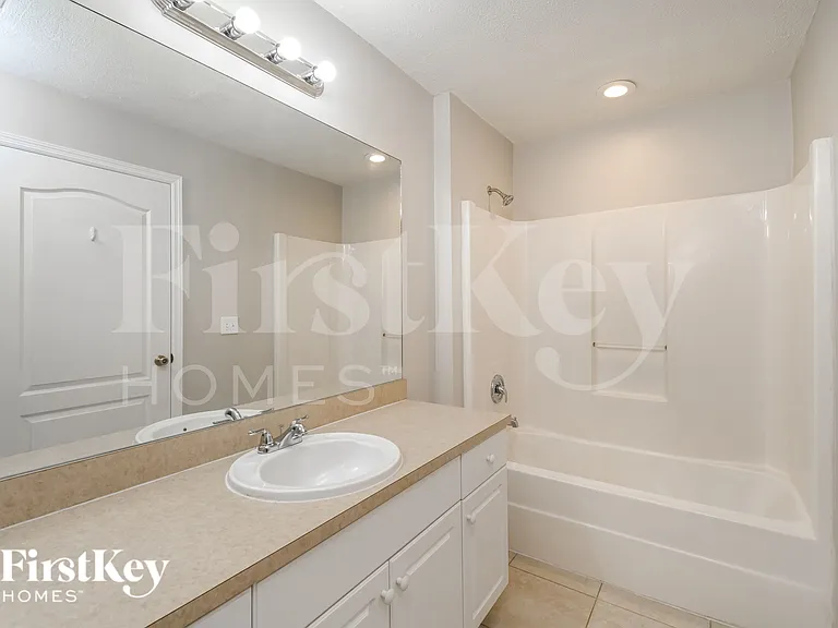 2112 NE 14th Ave — Photo 13