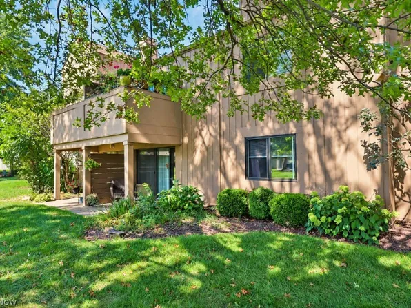 93 Landings Way, Avon Lake, OH 44012