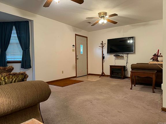 3rd image of 1714 Strawfloor Dr