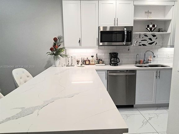 2nd image of 1150 Boxwood Dr APT 101