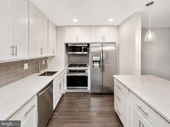 12 S Van Dorn St APT 405, Alexandria, VA 22304