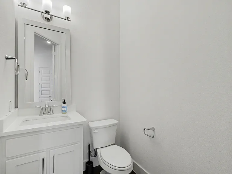 8033 Cornelius Dr — Photo 10