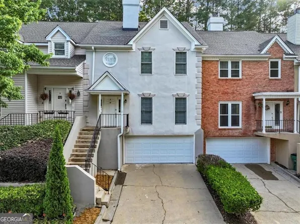 10 Forest Ridge Ct, Sandy Springs, GA 30350