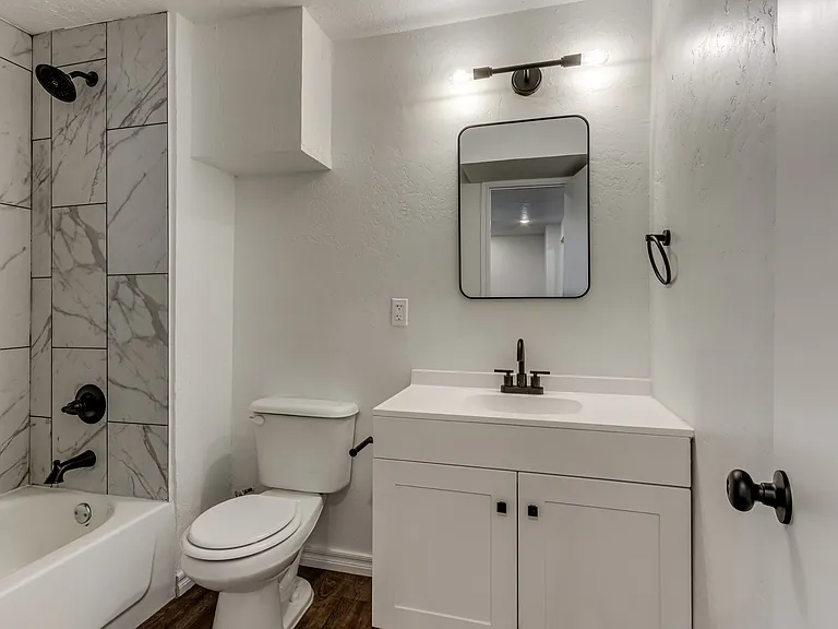 2115 N Billen Ave — Photo 8