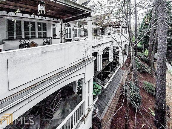 Private wooded back yard