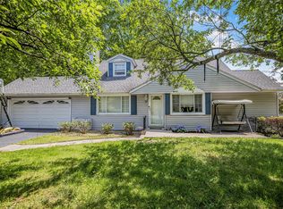 13 Valley View Dr, New Windsor, NY 12553