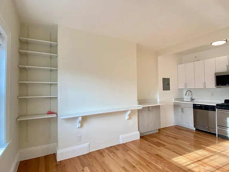 92 Charles St #5 — Photo 9