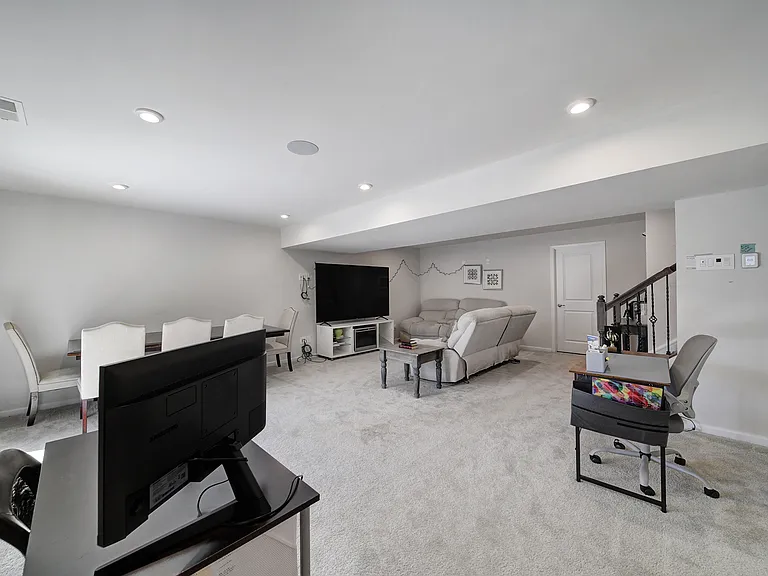 6710 Carradale Way — Photo 17