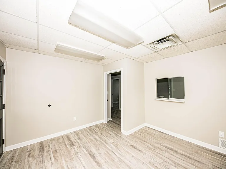 9443 Reading Rd — Photo 11