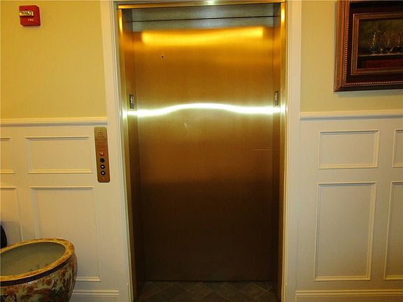 5th image of 103 Vistas Ct #103