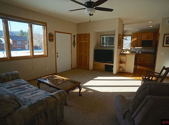 5th image of 415 Lyd Blvd