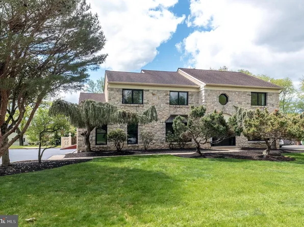 1608 Brittany Dr, Maple Glen, PA 19002