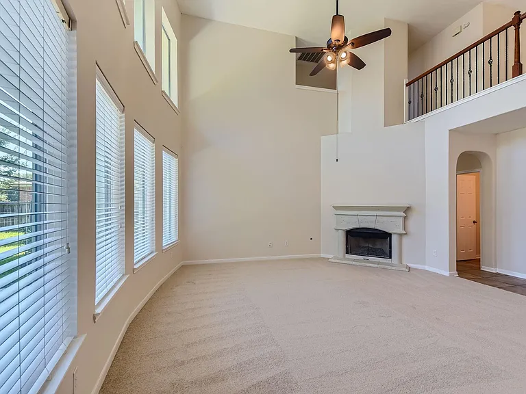 1907 Silver Brook Ln — Photo 11