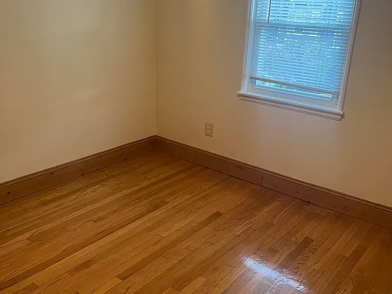 42 Perkins Ave — Photo 8