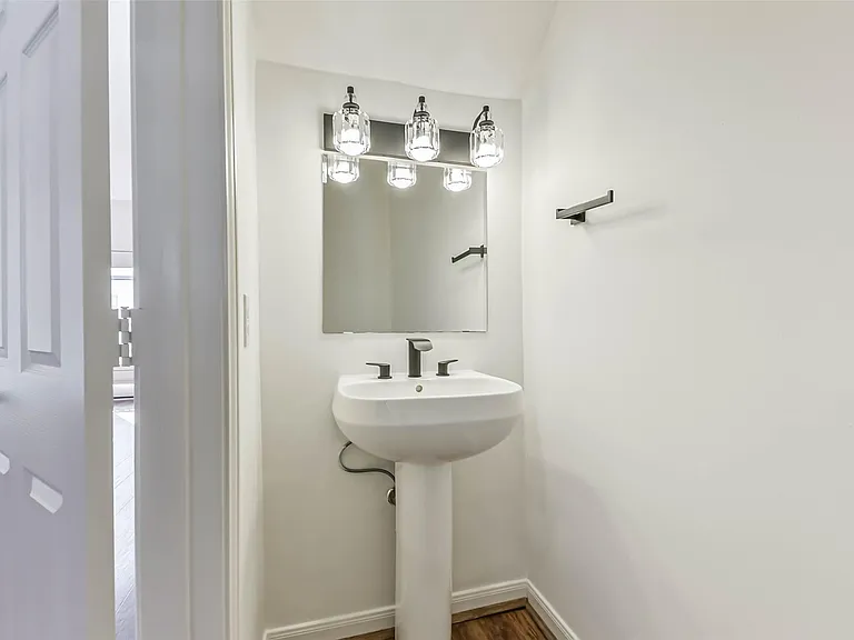 17 Waugh Dr #209 — Photo 19