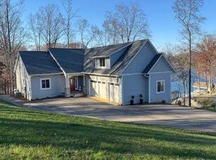 367 Channelview Dr, Moneta, VA 24121
