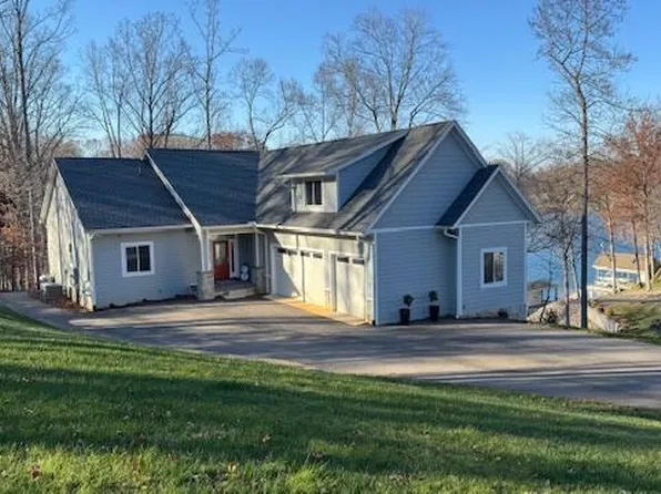 367 Channelview Dr, Moneta, VA 24121