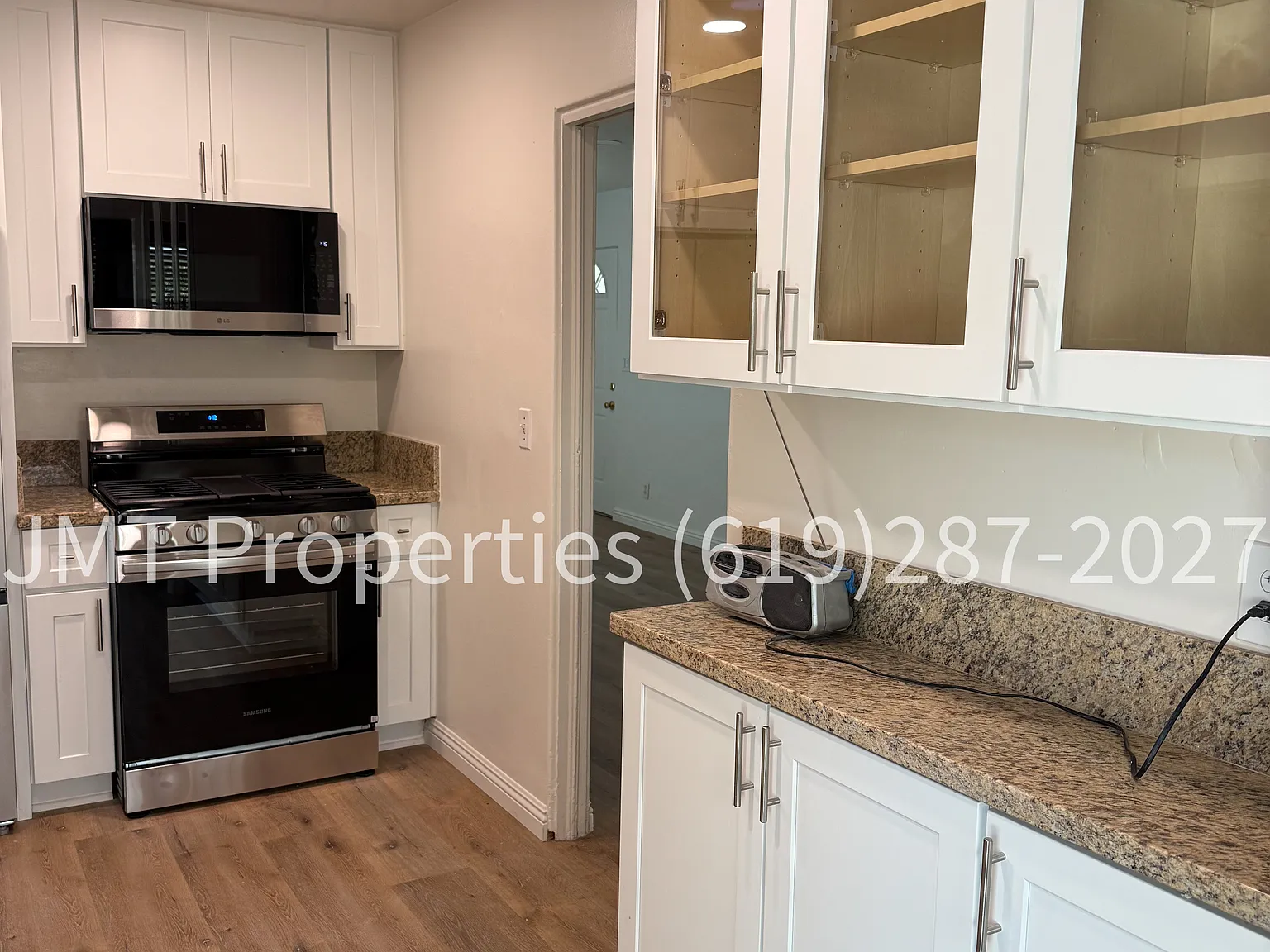 3 bed, 1030 sqft, $3,650 — Photo 3