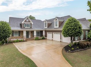 747 Brassie Falls Ln, Jefferson, GA